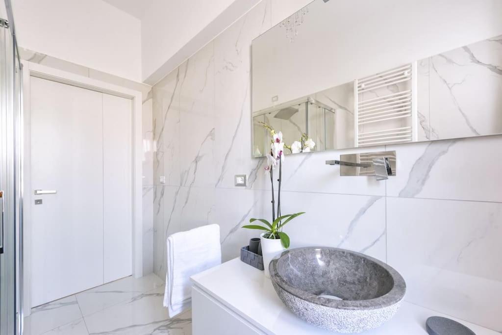 Apartament Domus Delia Pescara Centro Zewnętrze zdjęcie